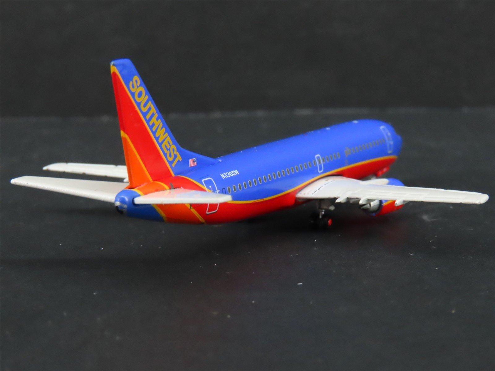 1:400 GeminiJets GJSWA460 Die-Cast Southwest Boeing 737-300 Aircraft N330SW