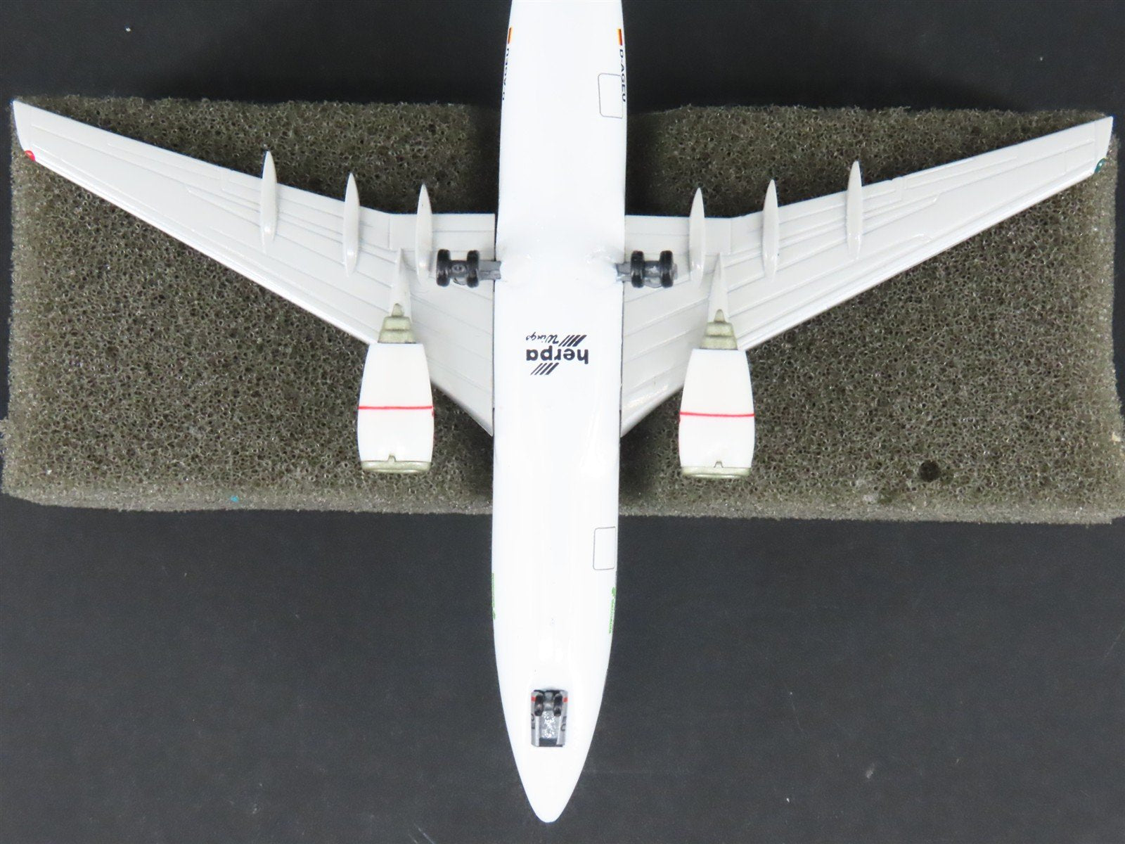 1:400 Scale Herpa 560382 Die-Cast Siemens Boeing 737-700 Aircraft D-AGEU