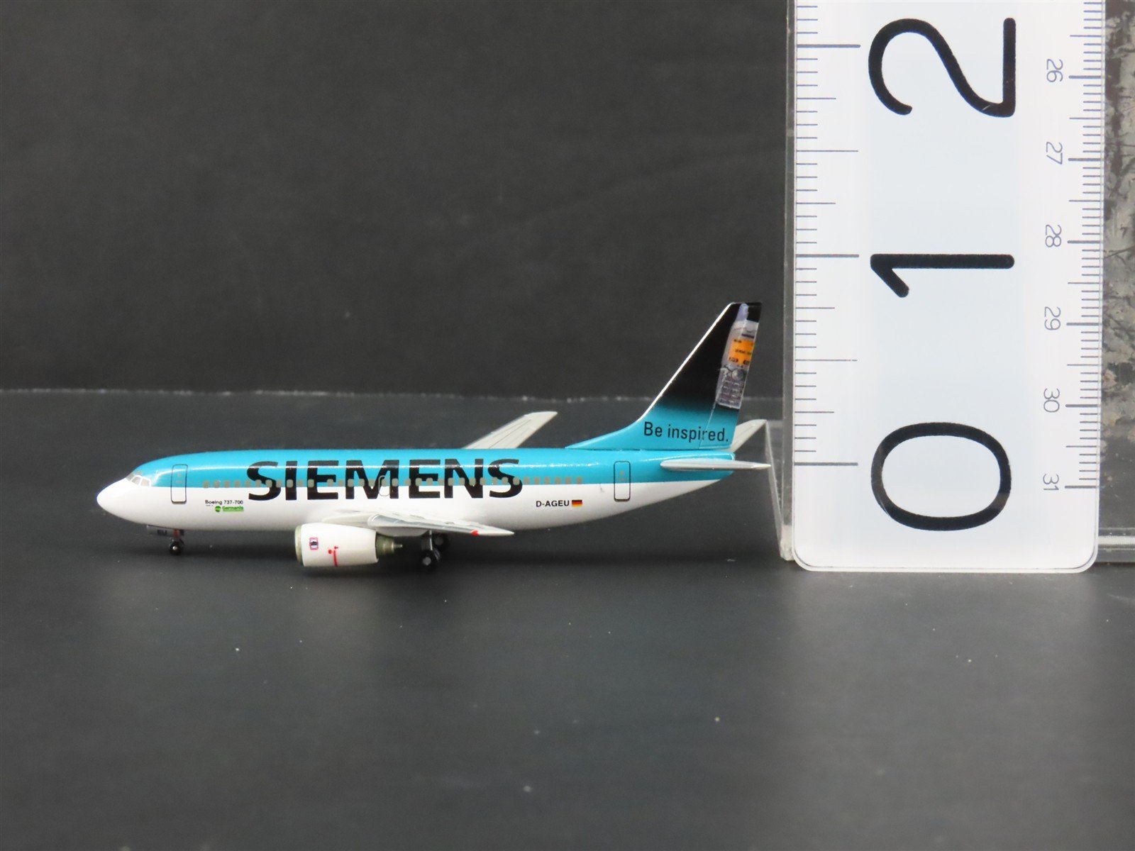 1:400 Scale Herpa 560382 Die-Cast Siemens Boeing 737-700 Aircraft D-AGEU