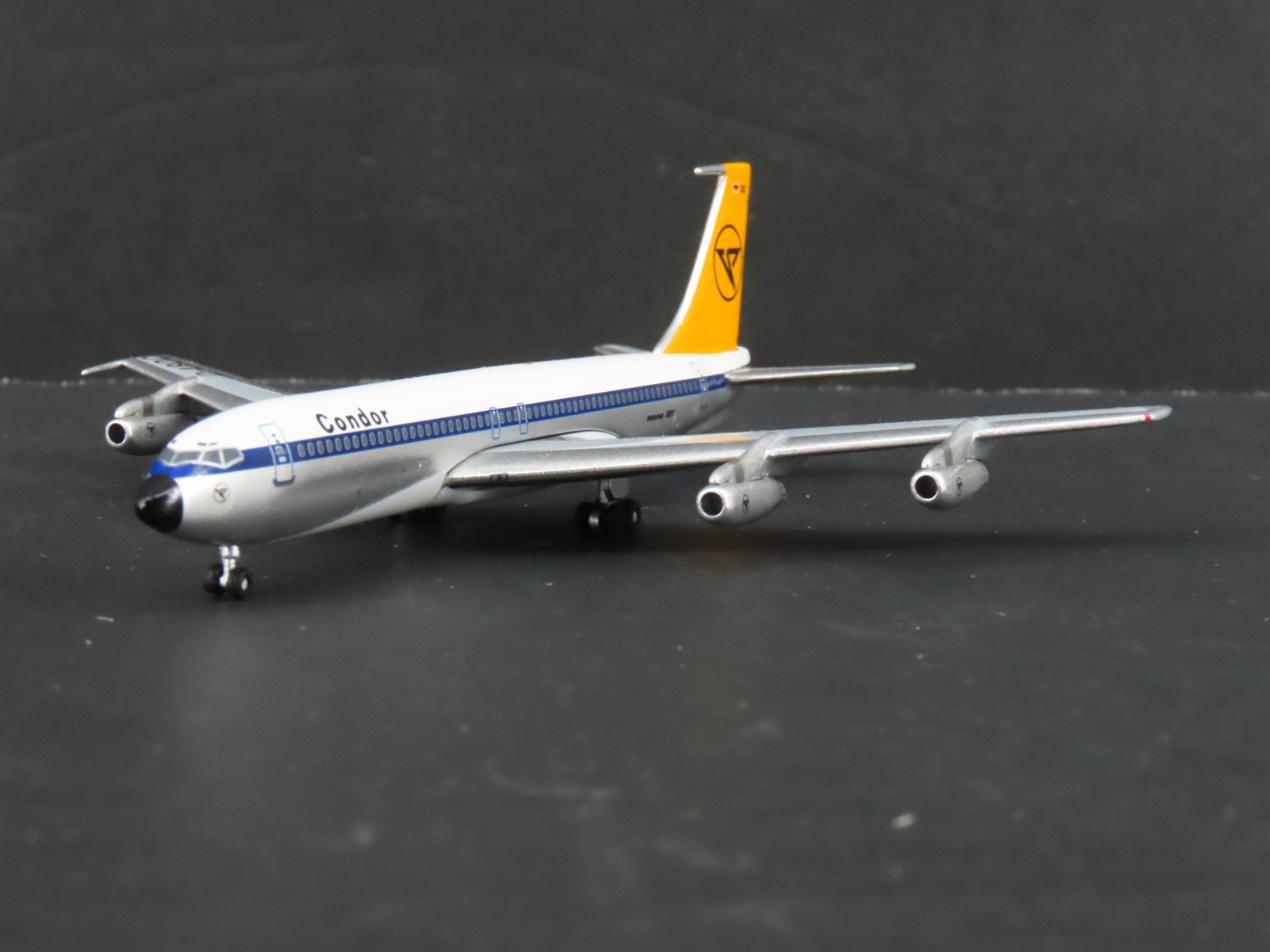 1:400 Scale AeroClassics Die-Cast Condor Boeing 707-320B/C Aircraft D-ABOC