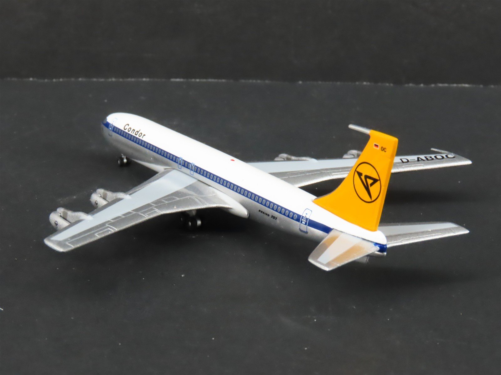 1:400 Scale AeroClassics Die-Cast Condor Boeing 707-320B/C Aircraft D-ABOC
