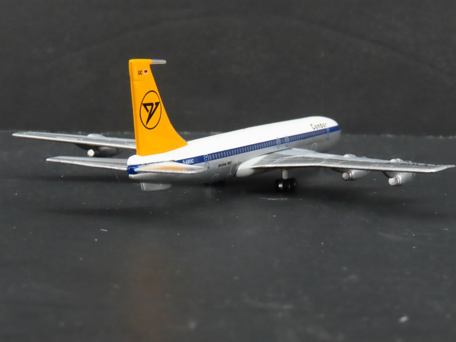 1:400 Scale AeroClassics Die-Cast Condor Boeing 707-320B/C Aircraft D-ABOC
