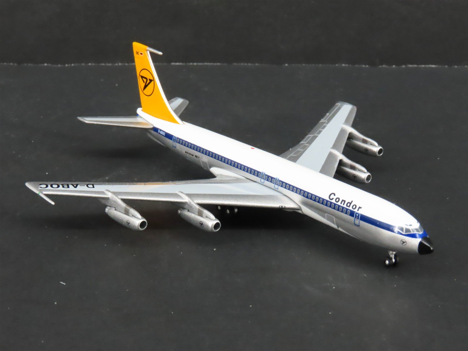 1:400 Scale AeroClassics Die-Cast Condor Boeing 707-320B/C Aircraft D-ABOC