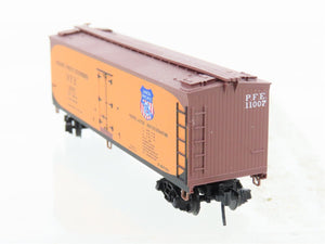 N Micro-Trains MTL 04900961 PFE Pacific Fruit Express 40' Wood Reefer #11007