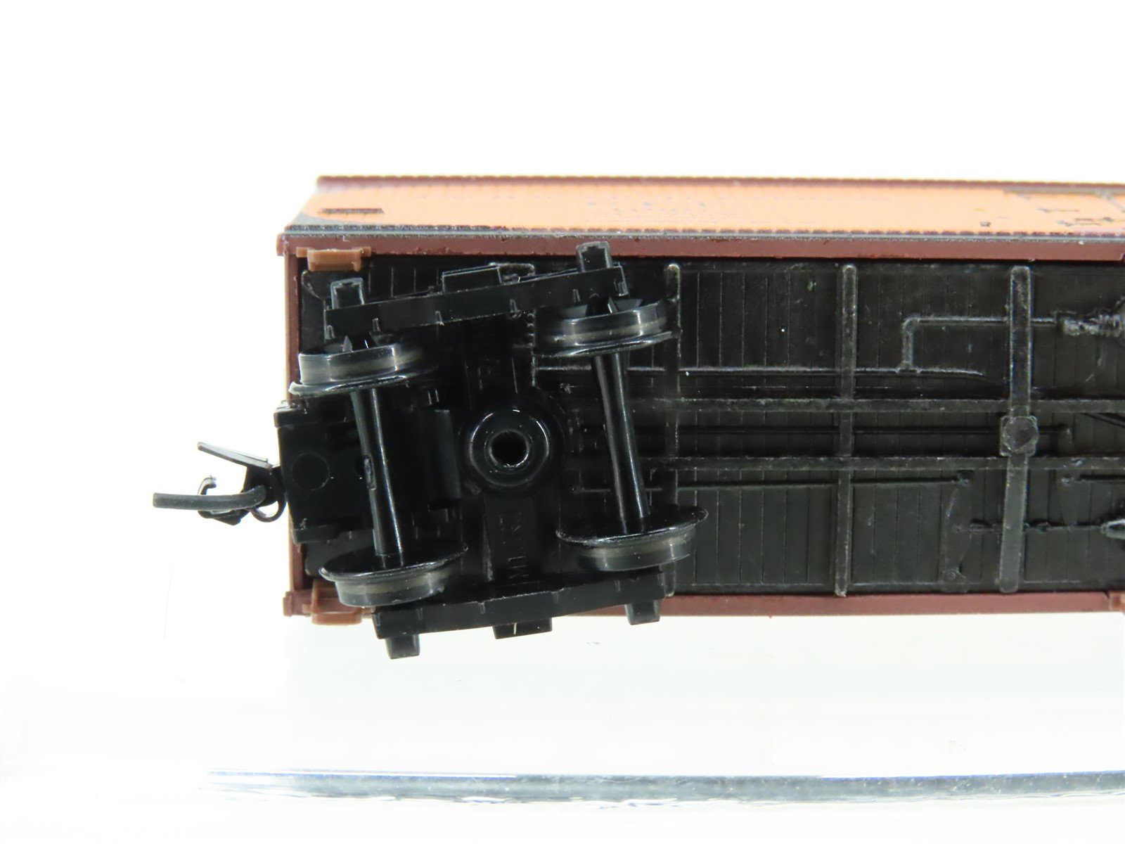 N Micro-Trains MTL 04900961 PFE Pacific Fruit Express 40' Wood Reefer #11007