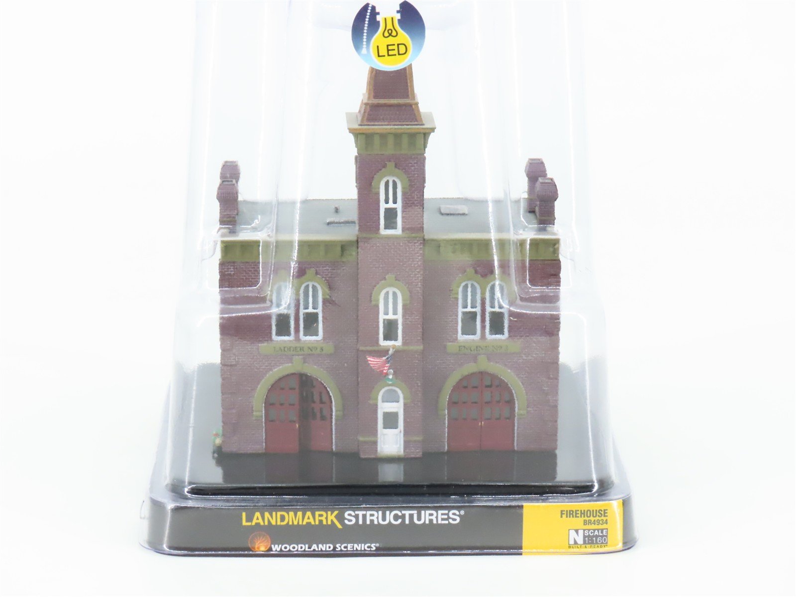 N Scale Woodland Scenics Landmark Structures BR4934 Firehouse w/ LED Light