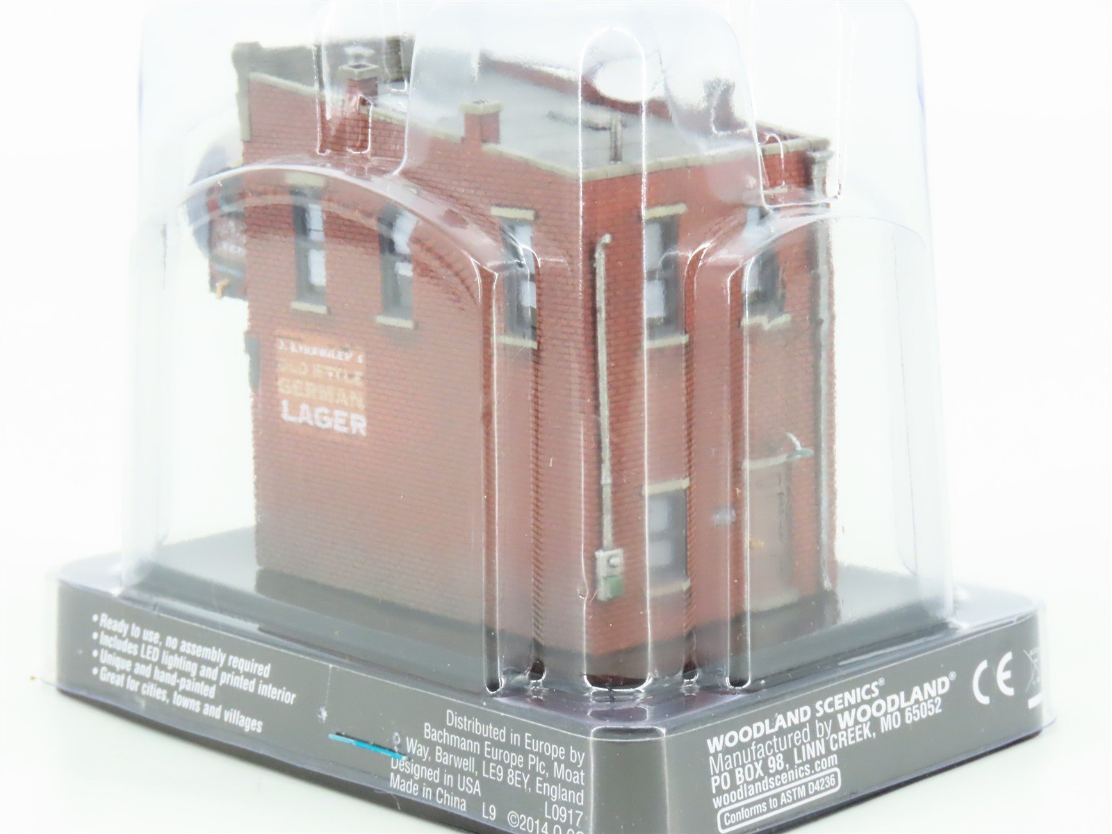 N Scale Woodland Scenics Landmark Structures BR4940 Sully's Tavern w/ LED Light