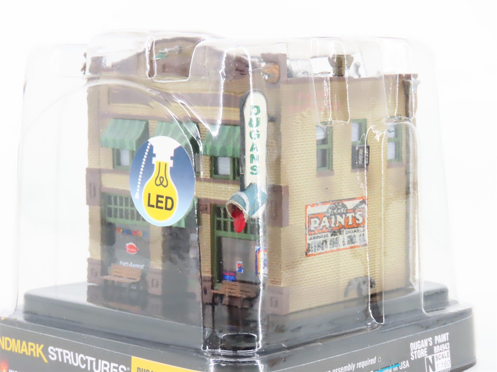 N Woodland Scenics Landmark Structures BR4943 Dugan's Paint Store w/ LED Light