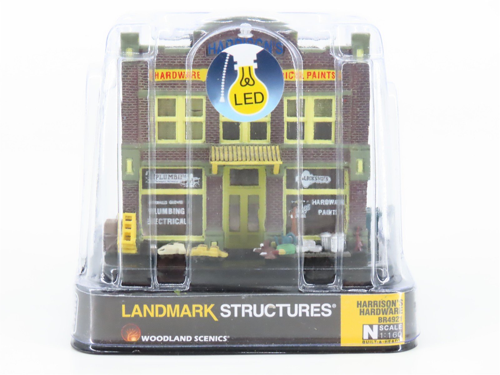 N Woodland Scenics Landmark Structures BR4921 Harrison's Hardware w/ LED Light