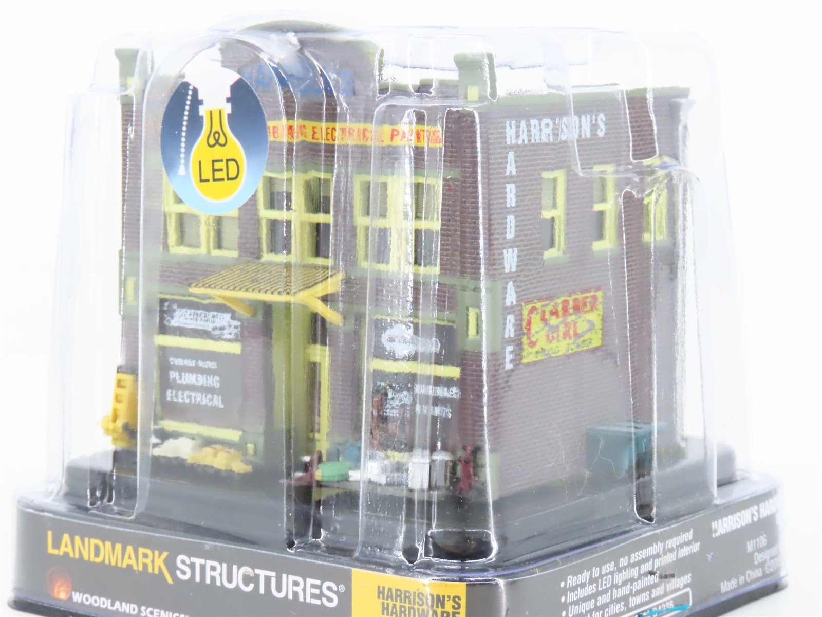 N Woodland Scenics Landmark Structures BR4921 Harrison's Hardware w/ LED Light