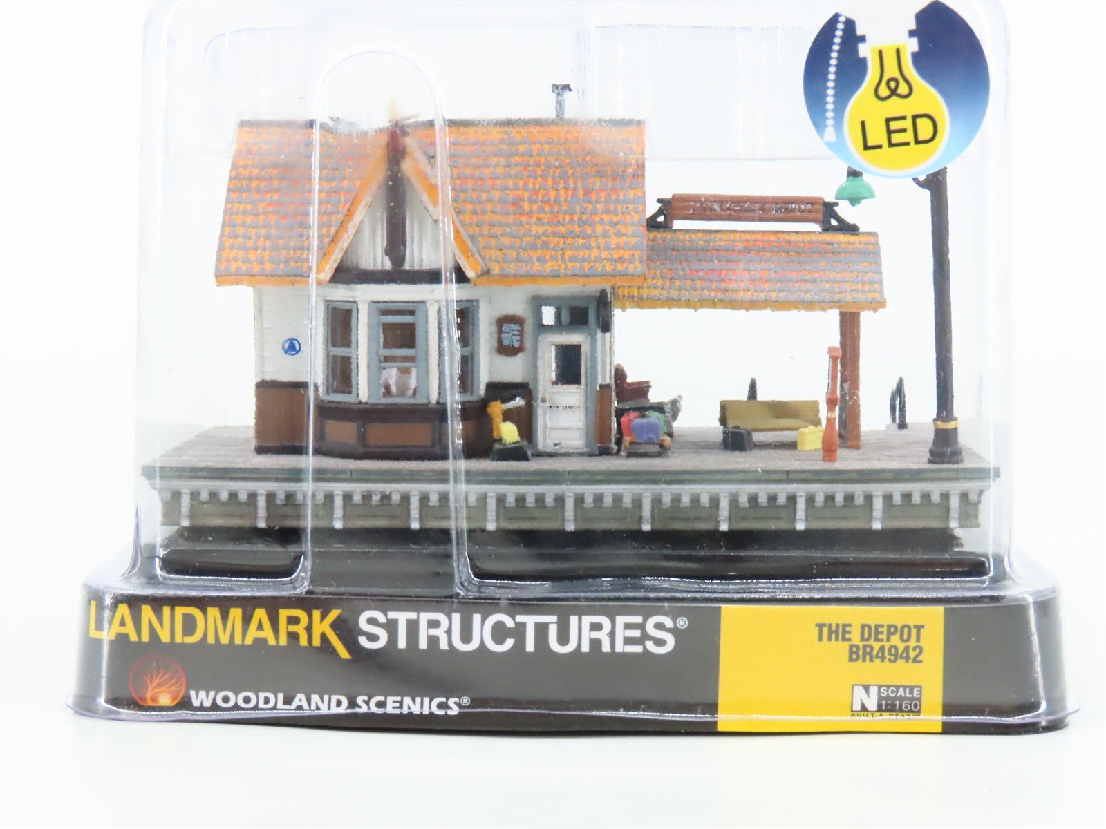 N Scale Woodland Scenics Landmark Structures BR4942 The Depot w/ LED Light