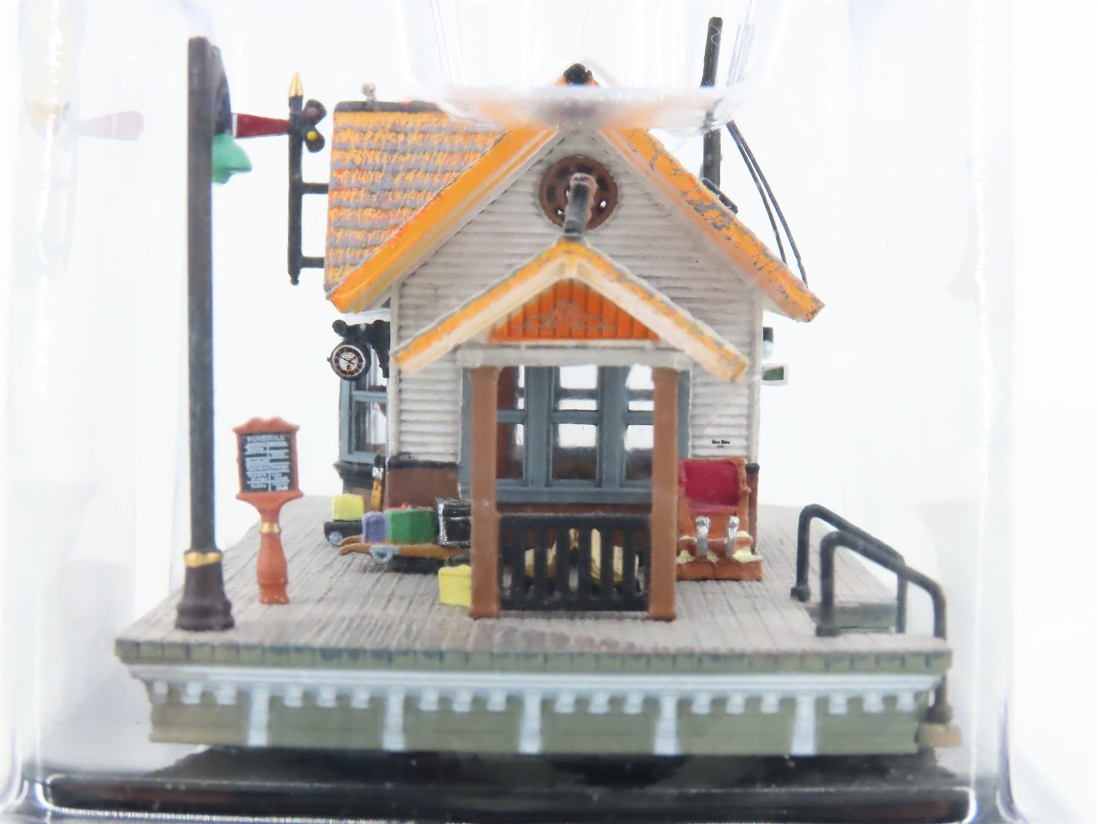 N Scale Woodland Scenics Landmark Structures BR4942 The Depot w/ LED Light