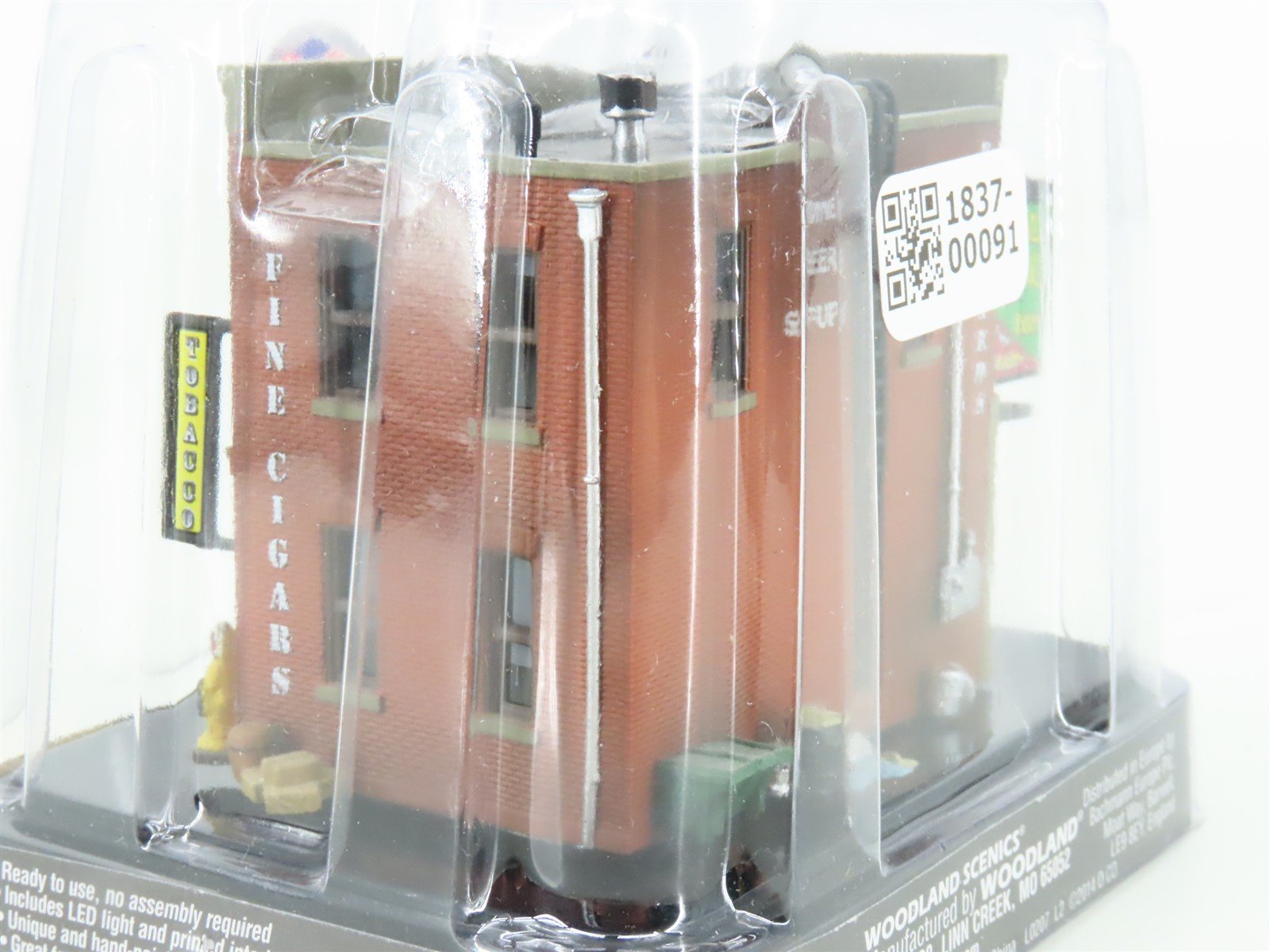 N Scale Woodland Scenics Landmark Structure BR4923 Corner Emporium w/ LED Light