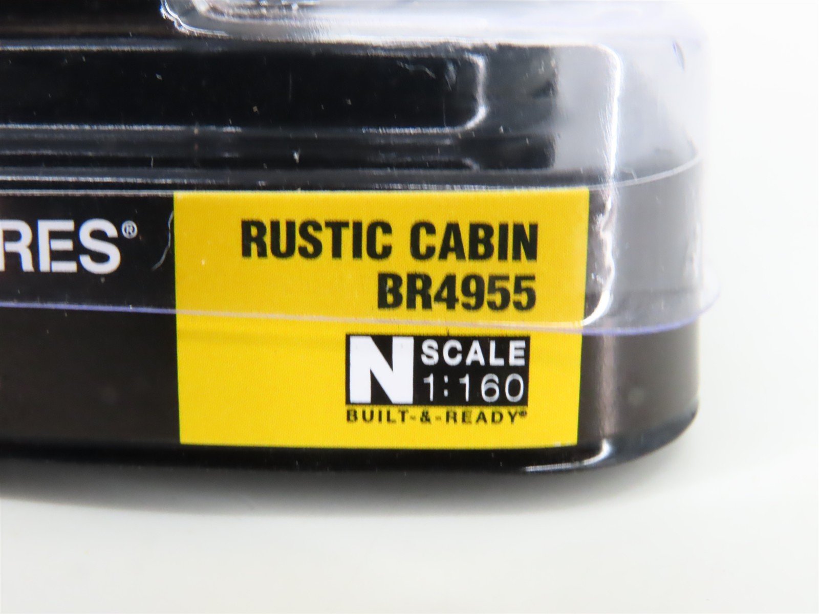 N Scale Woodland Scenics Landmark Structures BR4955 Rustic Cabin w/ LED Light
