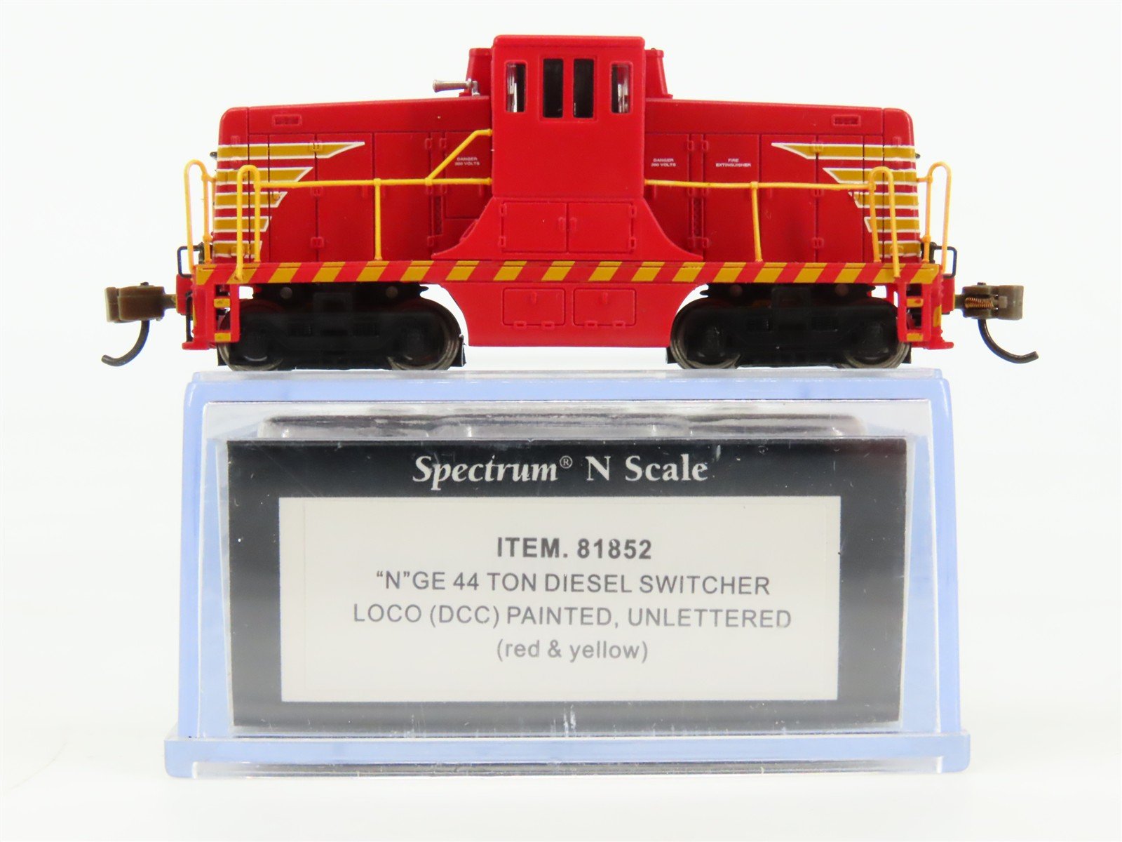 N Scale Bachmann Spectrum 81852 Unlettered Red GE 44-Ton Diesel Switcher w/ DCC