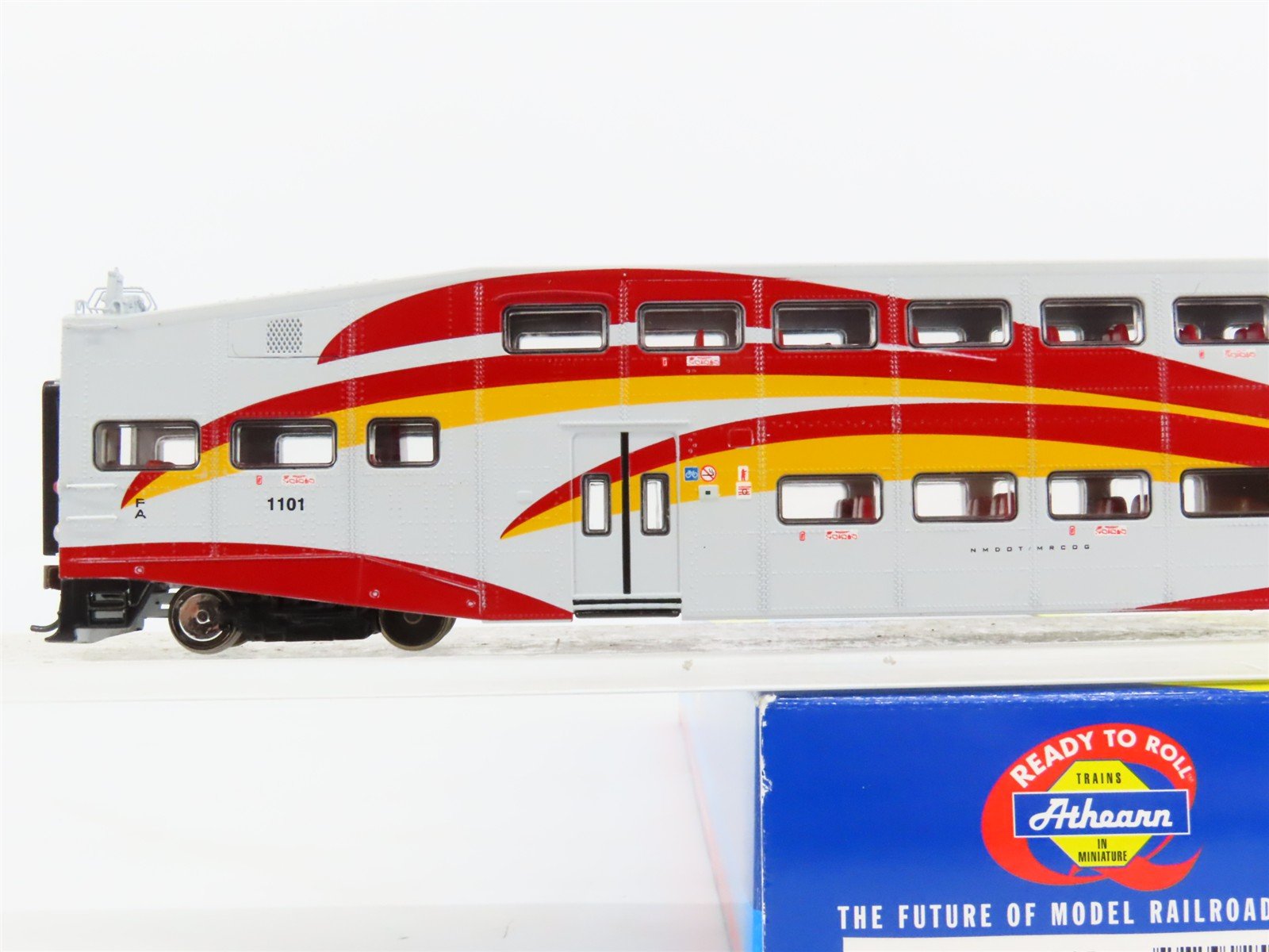 HO Athearn 25502 NM Rail Runner Bombardier Bi-Level Control Car Passenger #1101