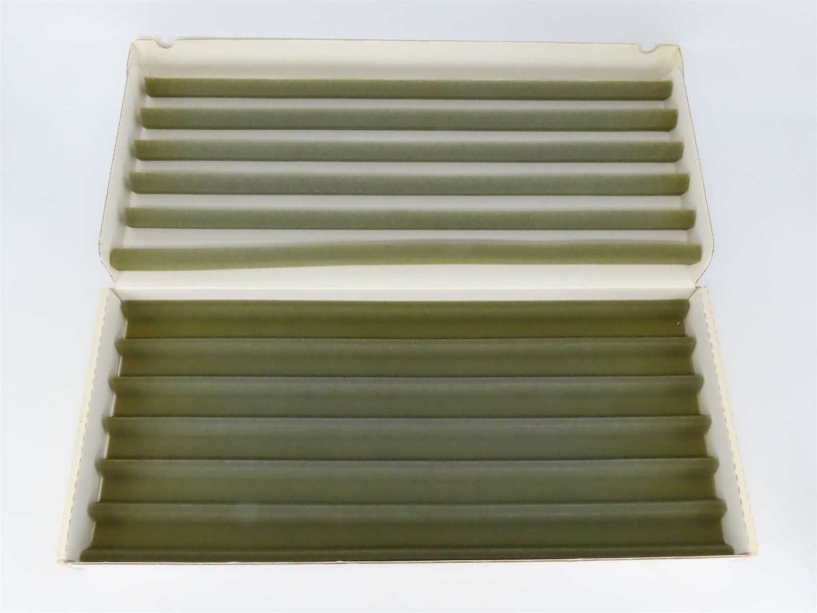 N Scale Axian Car Case Model Railroad Padded Storage Empty Box - 28