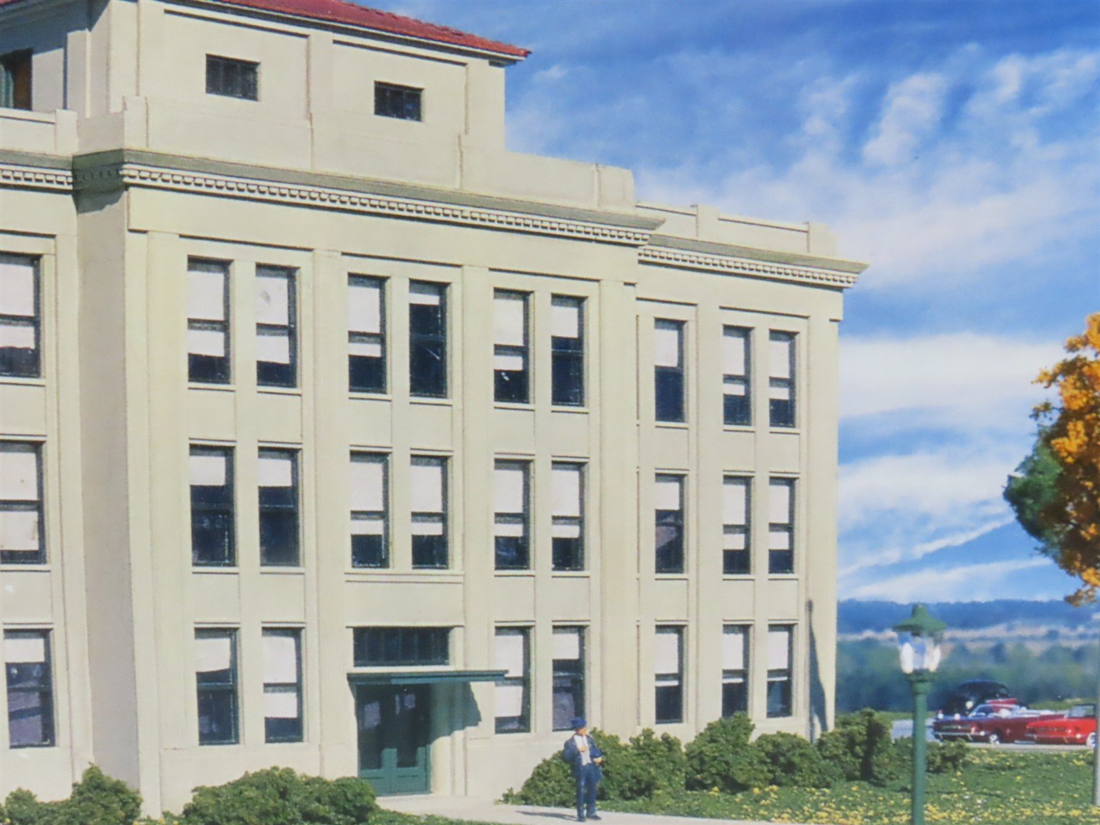 HO Scale Walthers 933-3074 Headquarters Building Kit
