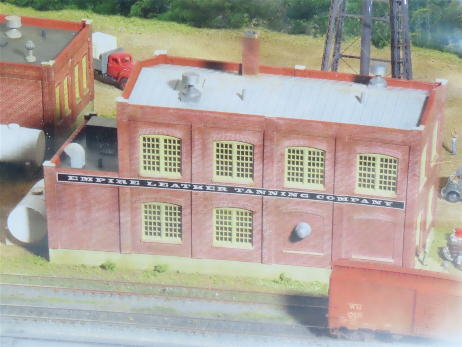 HO Scale Walthers 933-3798 Empire Leather Tanning Building Kit SEALED
