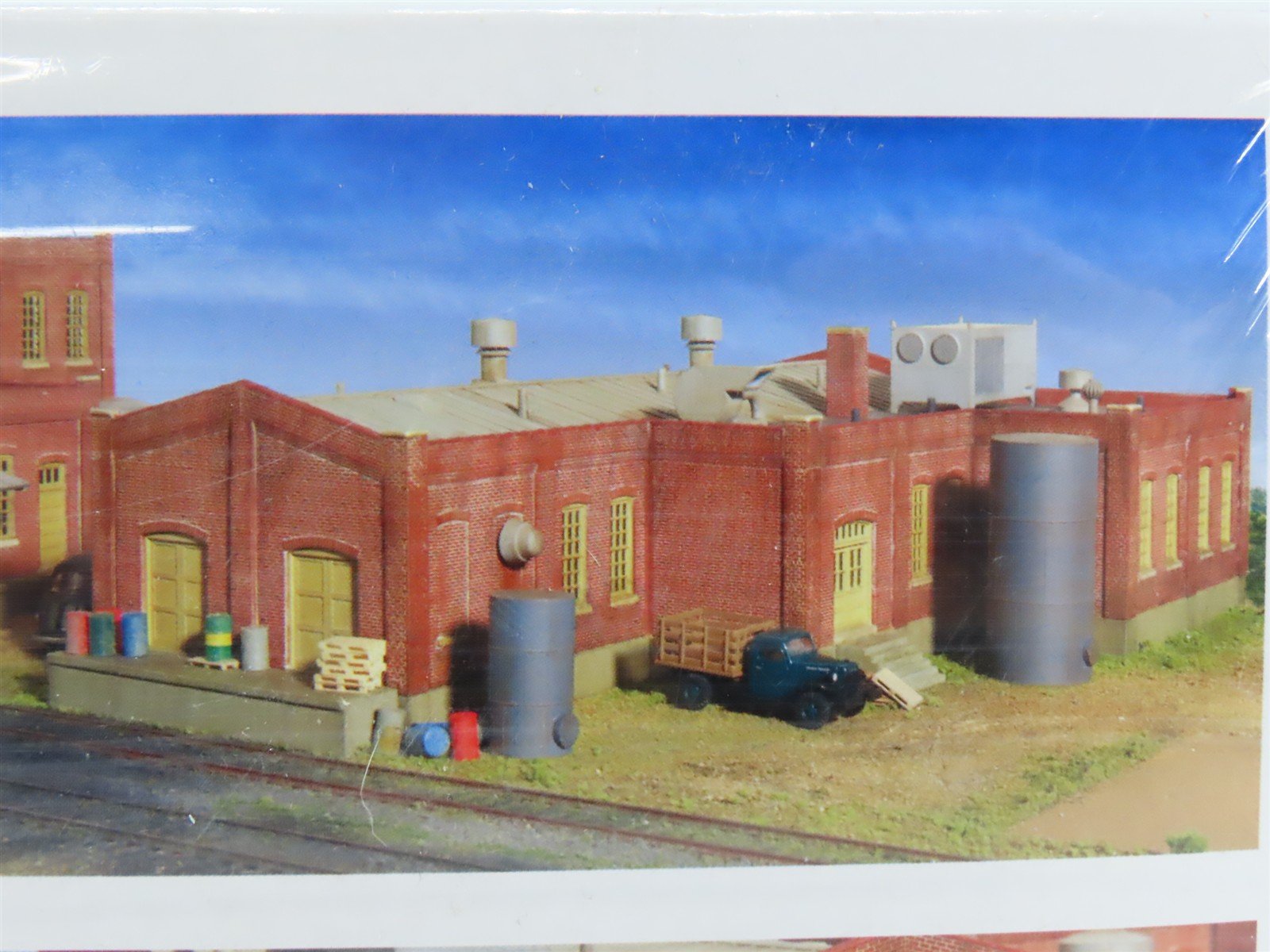HO Scale Walthers 933-3798 Empire Leather Tanning Building Kit SEALED