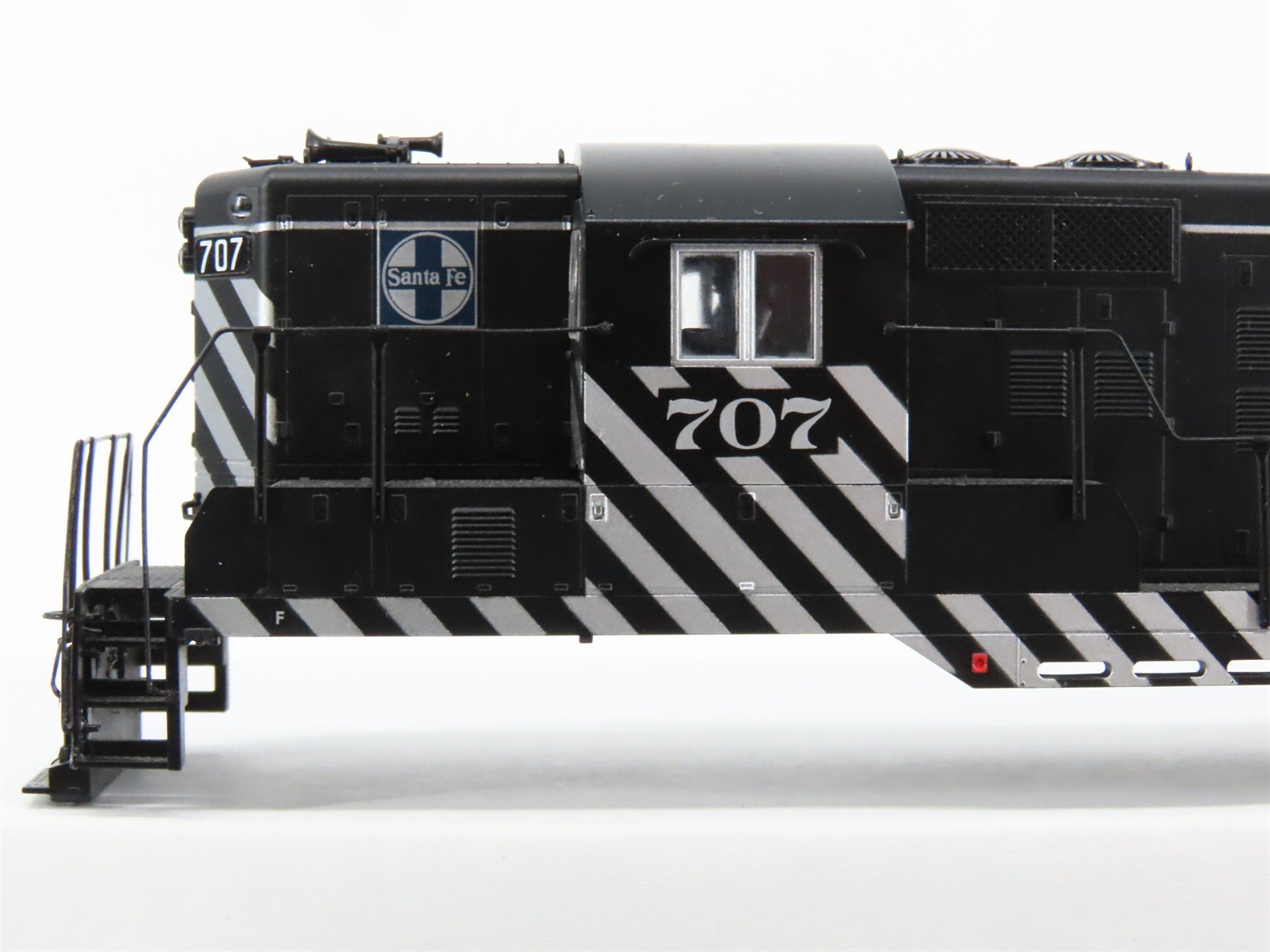 HO Scale Proto 2000 23614 ATSF Santa Fe EMD GP9 Ph. 2 Diesel #707 w/ DCC