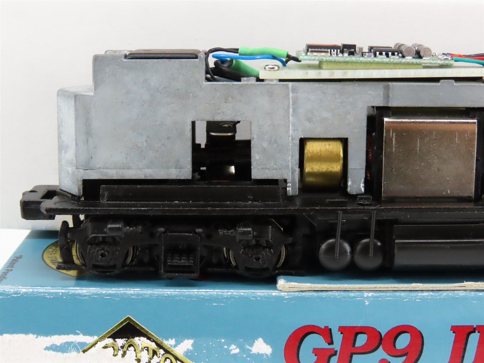 HO Scale Proto 2000 23614 ATSF Santa Fe EMD GP9 Ph. 2 Diesel #707 w/ DCC