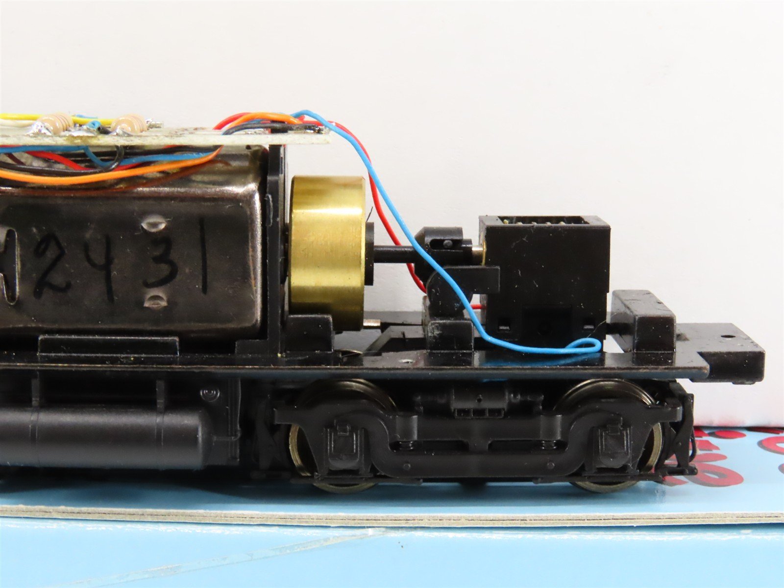 HO Scale Proto 2000 8055 ATSF Santa Fe SW9 Diesel Switcher #2431 w/ DCC