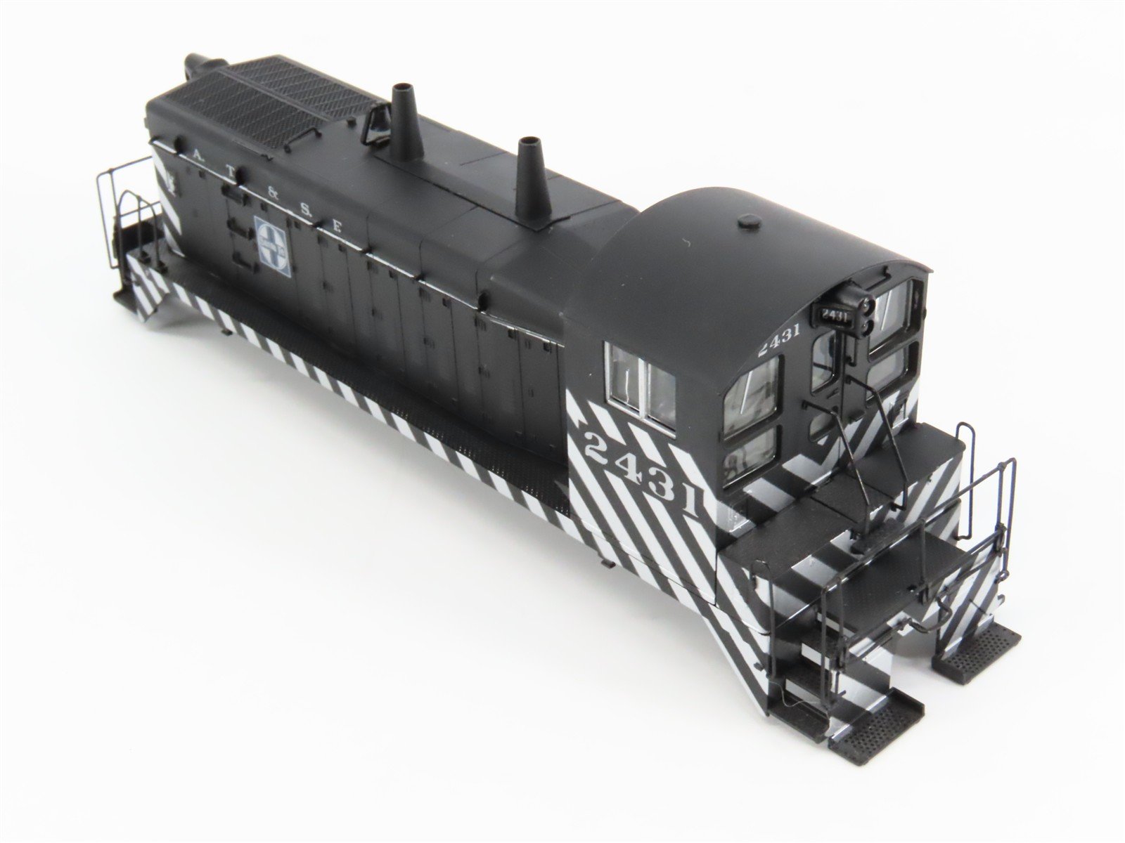HO Scale Proto 2000 8055 ATSF Santa Fe SW9 Diesel Switcher #2431 w/ DCC