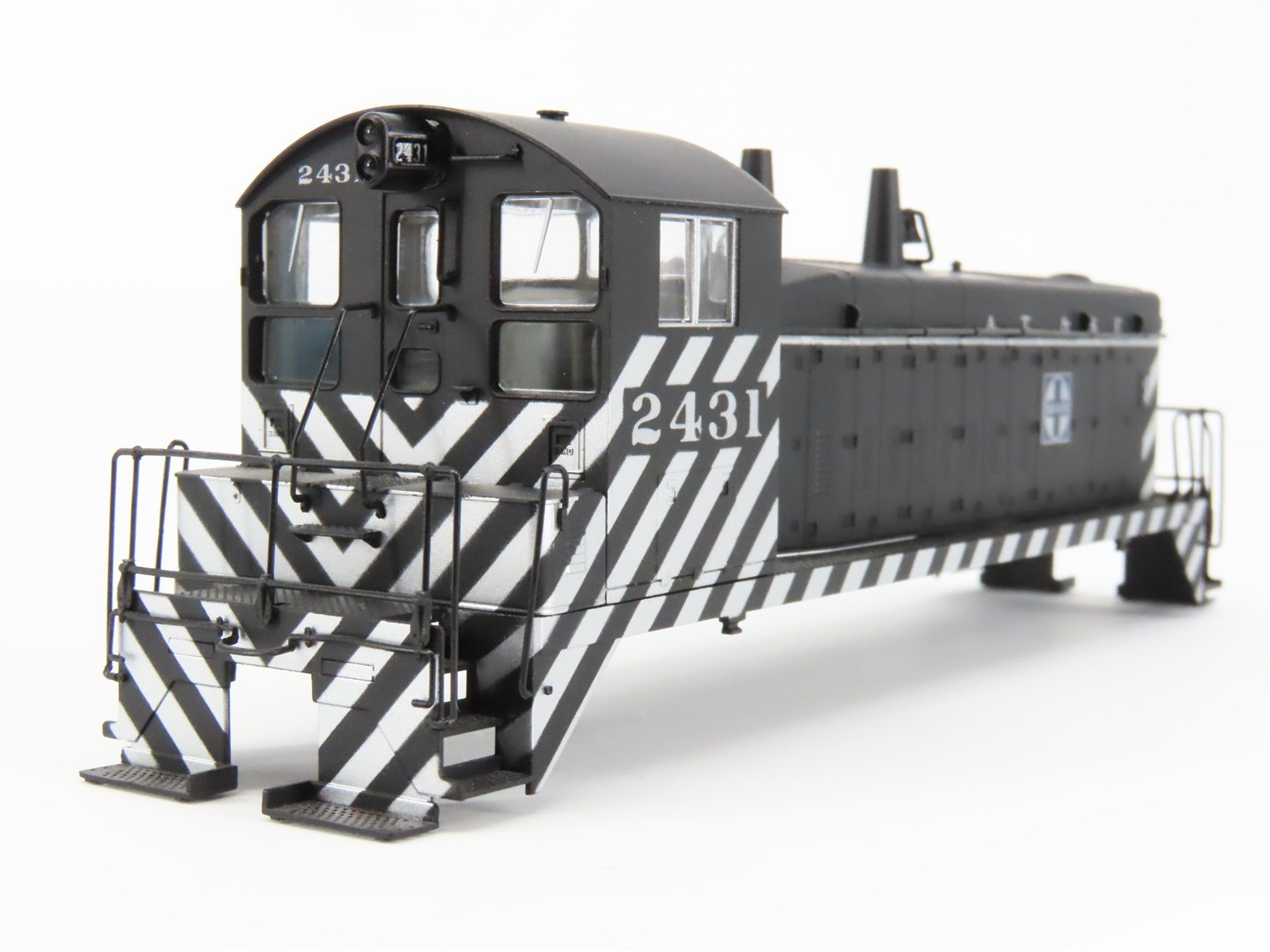 HO Scale Proto 2000 8055 ATSF Santa Fe SW9 Diesel Switcher #2431 w/ DCC