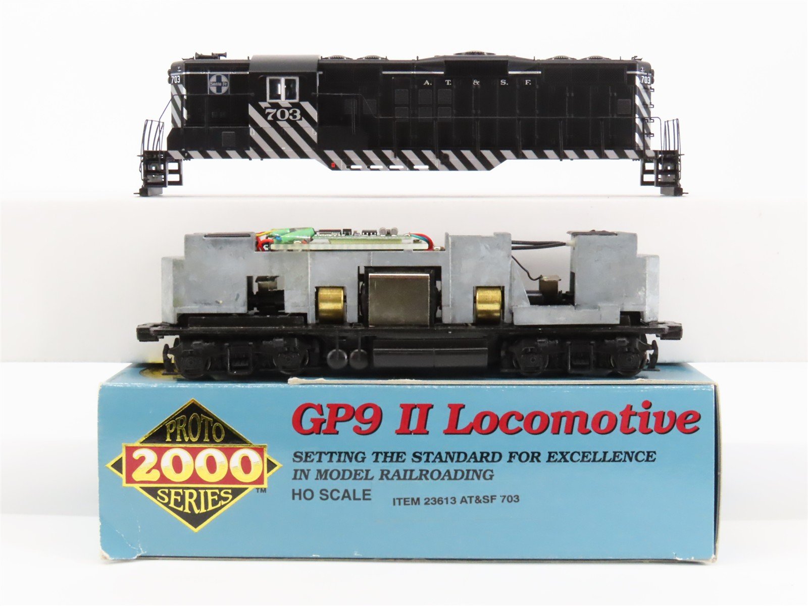 HO Scale Proto 2000 23613 ATSF Santa Fe EMD GP9 Ph. 2 Diesel #703 w/ DCC