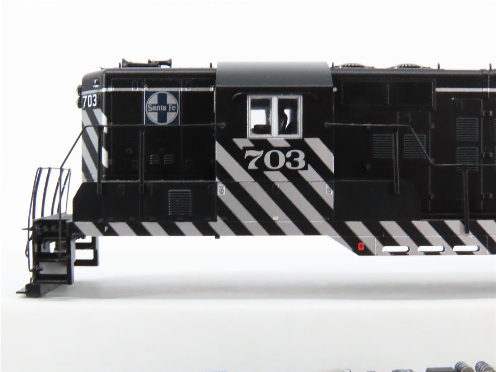 HO Scale Proto 2000 23613 ATSF Santa Fe EMD GP9 Ph. 2 Diesel #703 w/ DCC