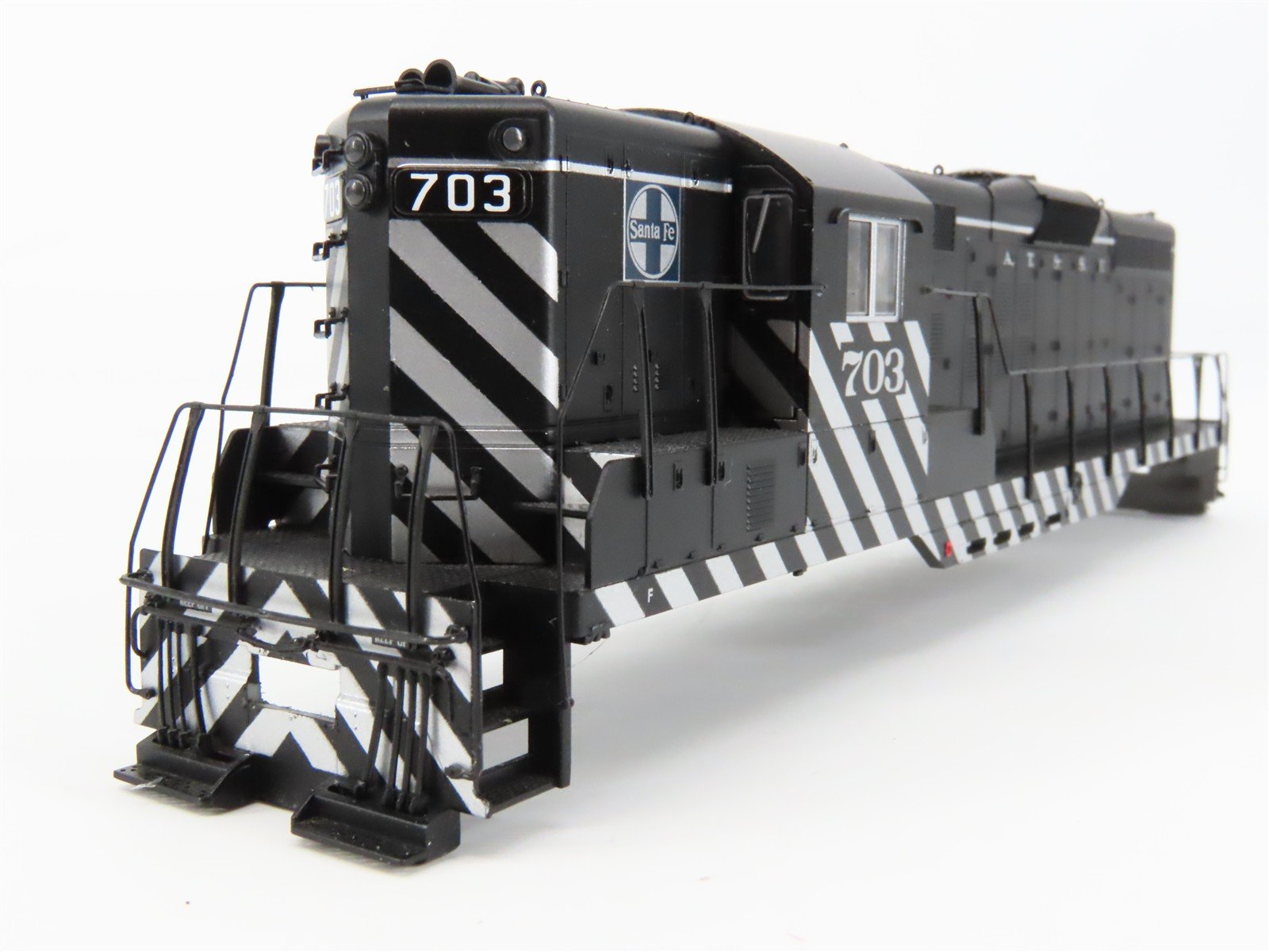 HO Scale Proto 2000 23613 ATSF Santa Fe EMD GP9 Ph. 2 Diesel #703 w/ DCC