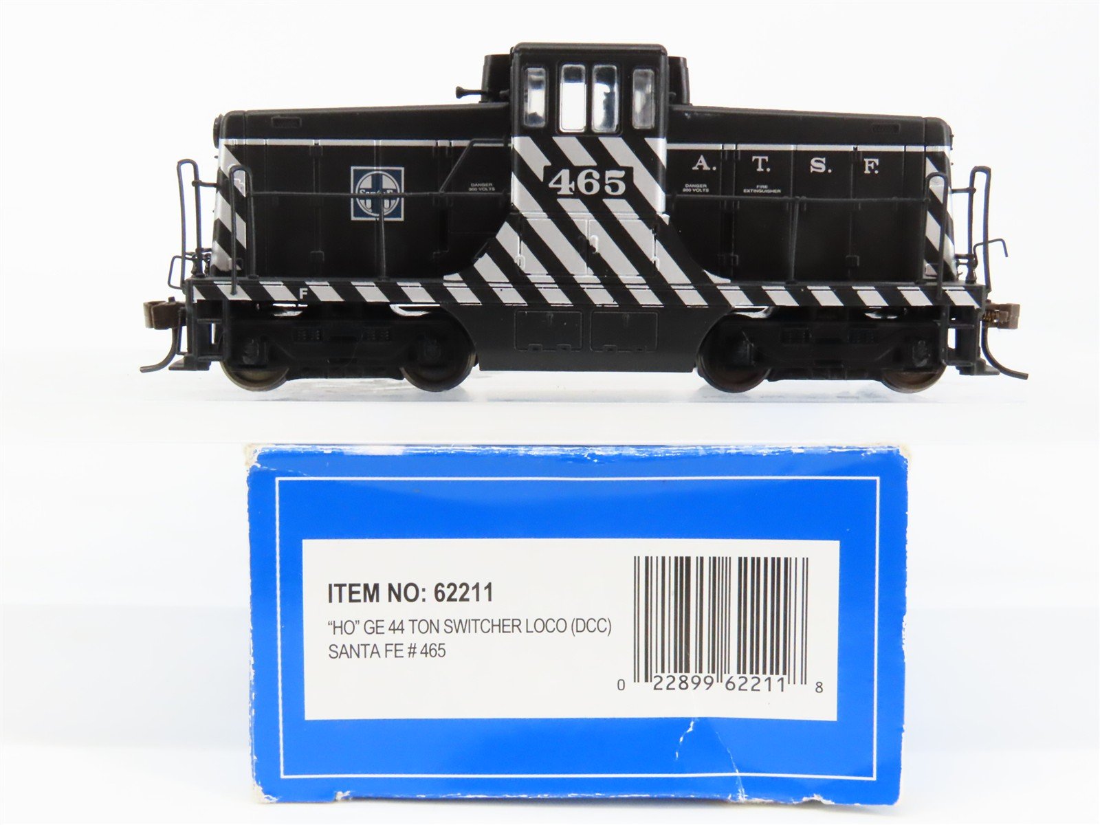 HO Scale Bachmann 62211 ATSF Santa Fe GE 44-Ton Diesel Switcher #465 w/ DCC