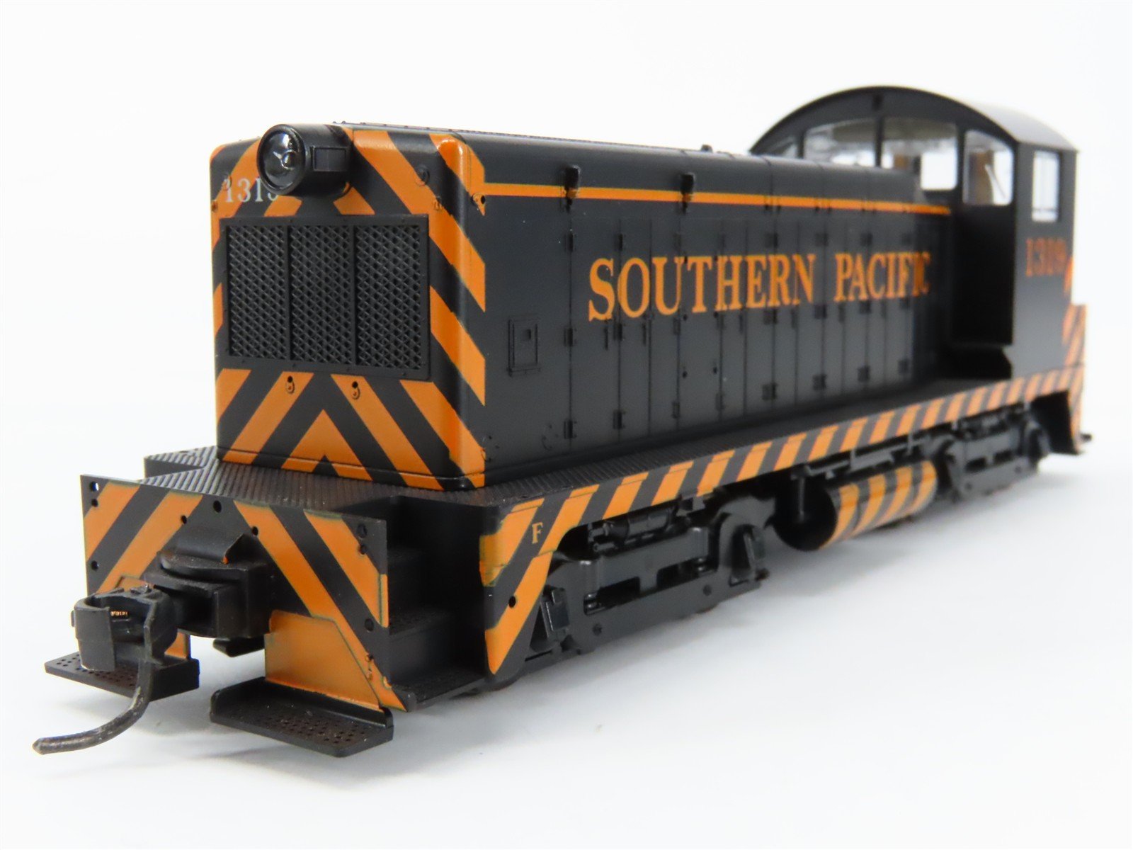 HO Scale KATO 37-1011 SP Southern Pacific EMD NW2 Ph. 1 Diesel Switcher #1319