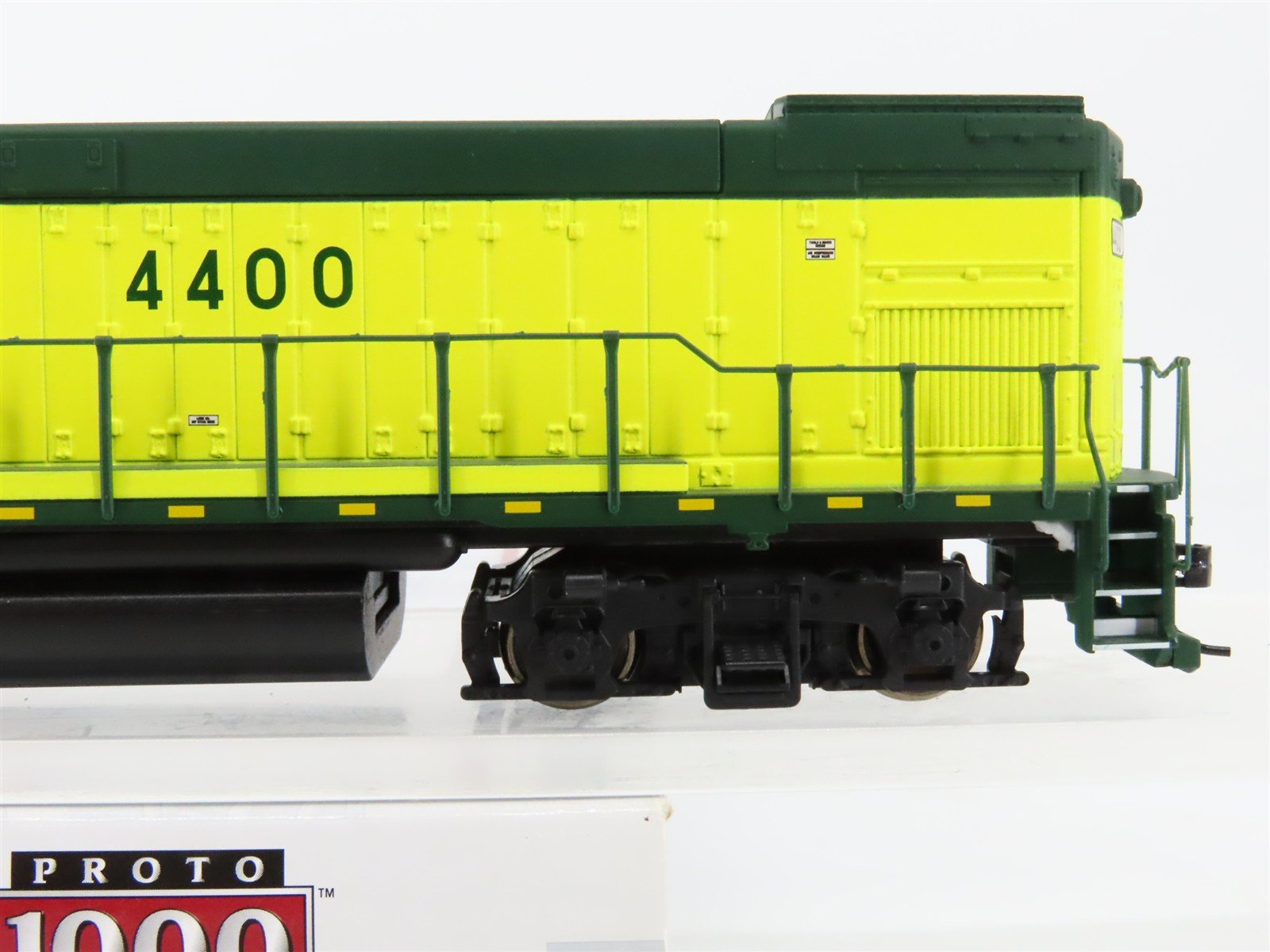 HO Proto 1000 920-35076 CNW Chicago North Western GP15-1 Diesel #4400 -DCC Ready