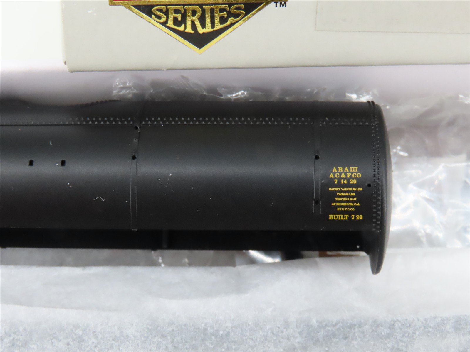 HO Scale PROTO 2000 Kit #23167 UTLX Union 10,000 Gallon Riveted Tank Car #60350