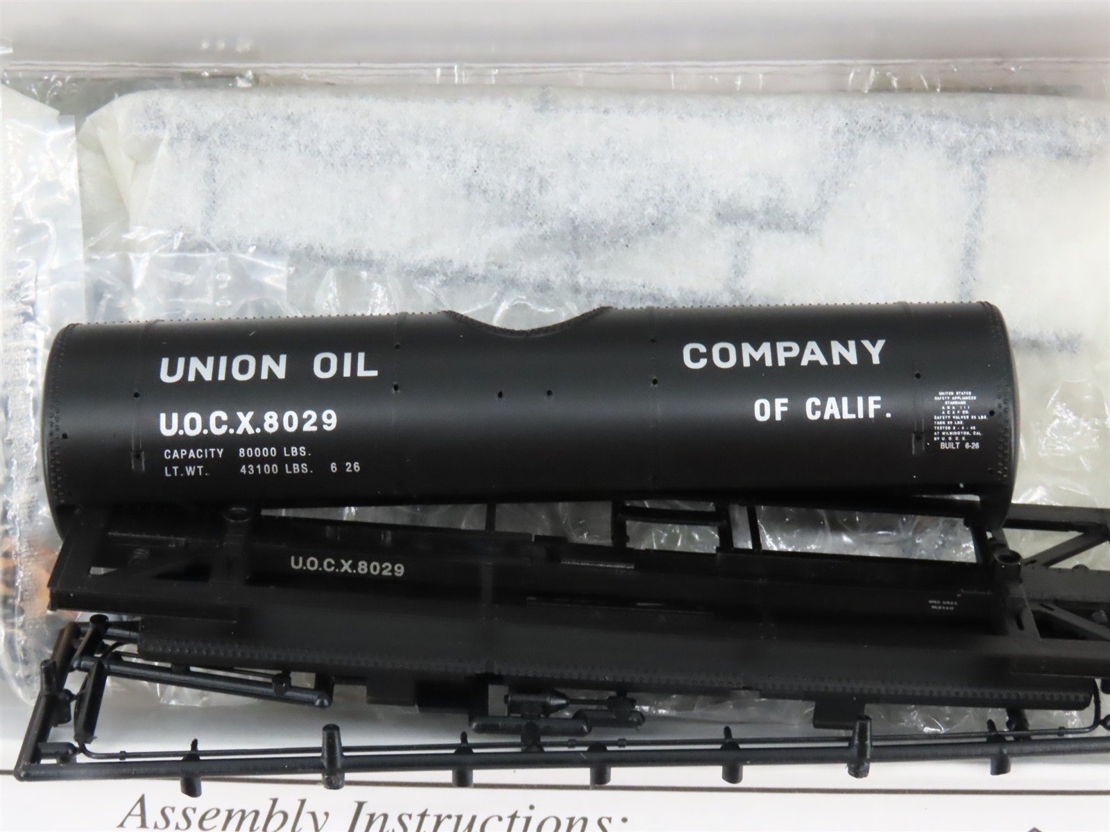HO Scale PROTO 2000 Kit UOCX Union Oil Company 8,000 Gallon Tank Car #8029