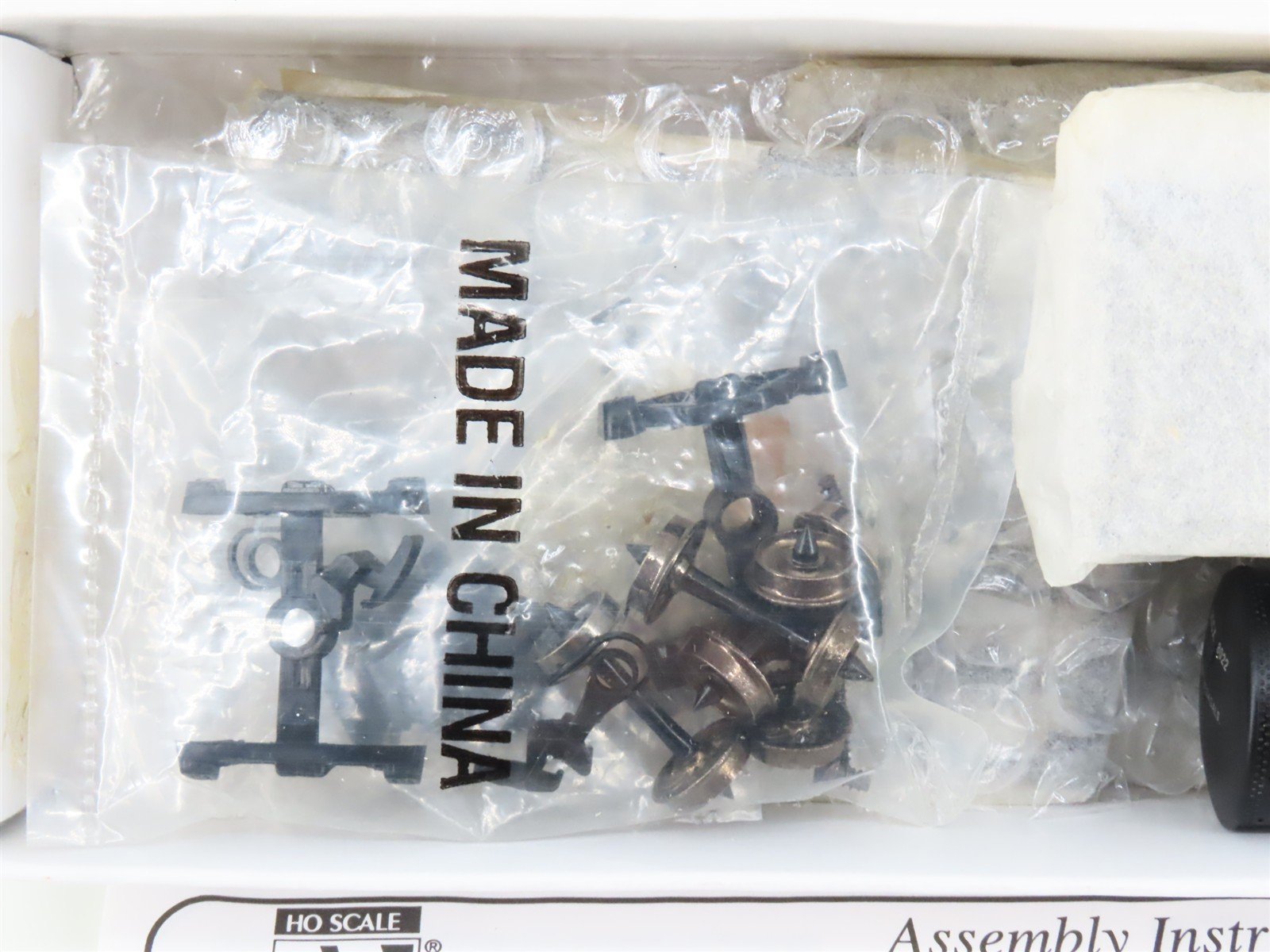 HO Scale PROTO 2000 Kit UOCX Union Oil Company 8,000 Gallon Tank Car #8022