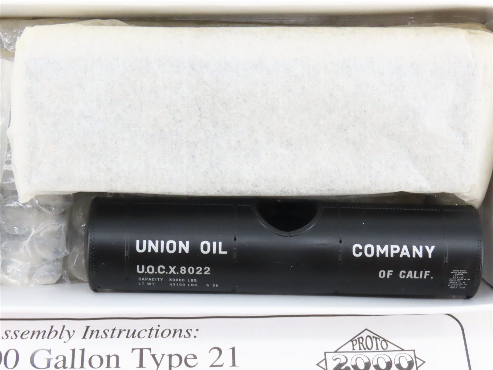 HO Scale PROTO 2000 Kit UOCX Union Oil Company 8,000 Gallon Tank Car #8022