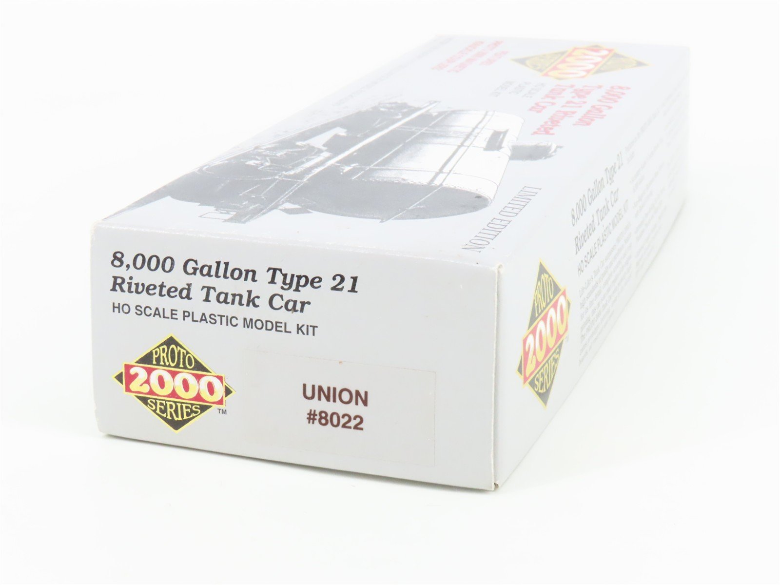 HO Scale PROTO 2000 Kit UOCX Union Oil Company 8,000 Gallon Tank Car #8022