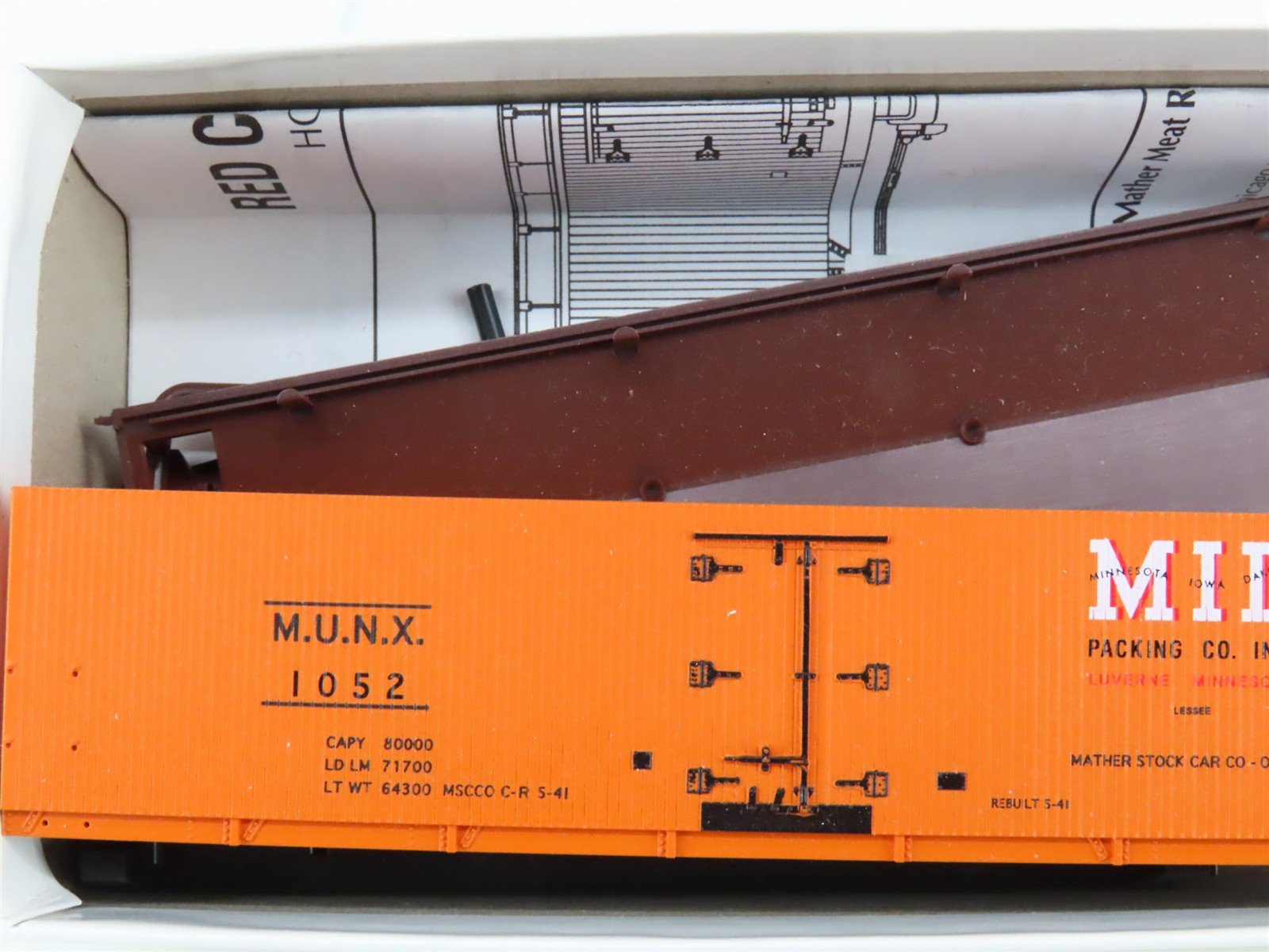 HO Scale Red Caboose Kit RC-1014-6 MUNX M-I-D Packing Meat Reefer #1052