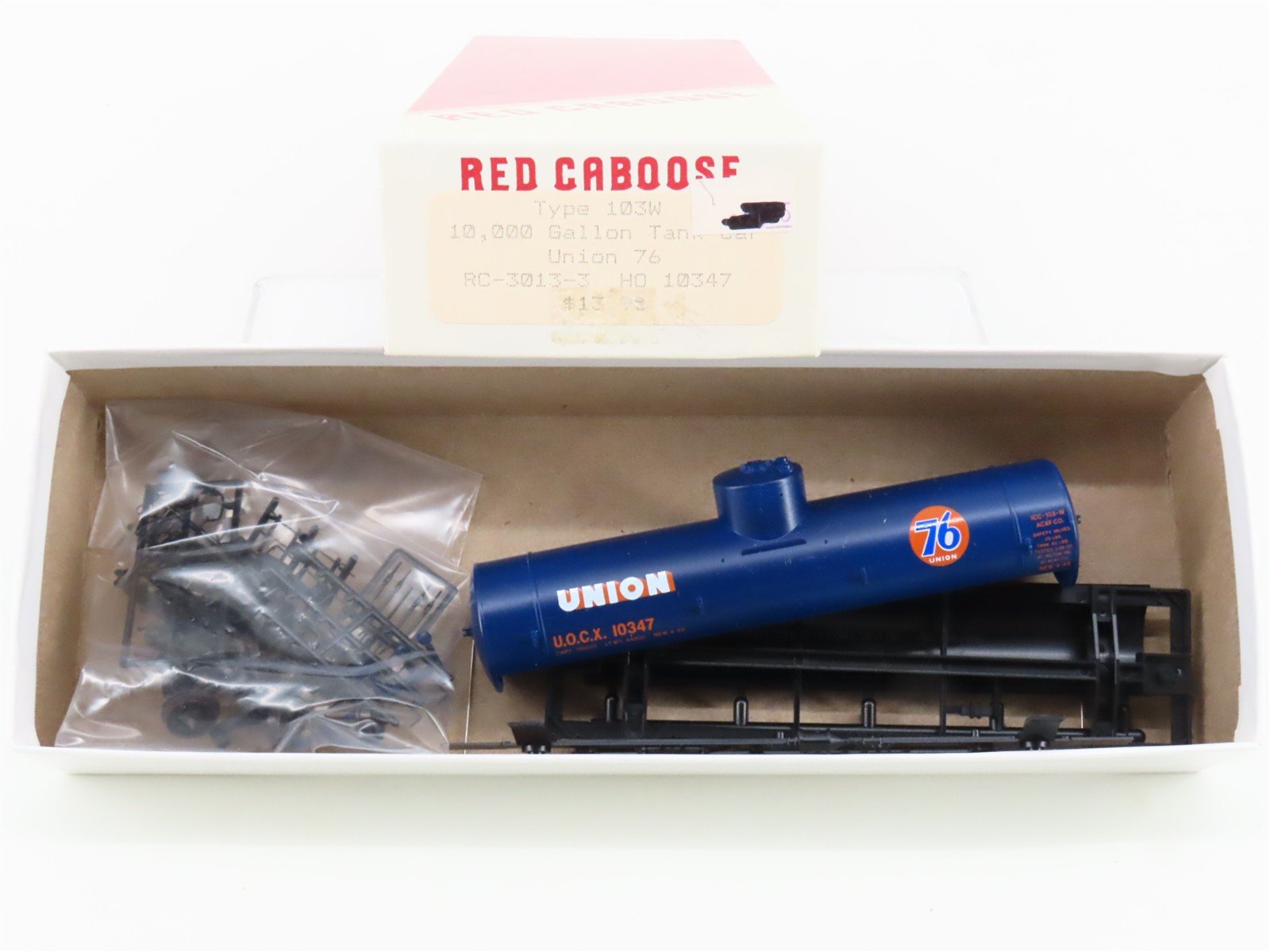 HO Scale Red Caboose Kit RC-3013-3 UOCX Union 76 10,000 Gallon Tank Car #10347