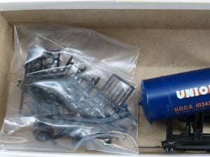 HO Scale Red Caboose Kit RC-3013-3 UOCX Union 76 10,000 Gallon Tank Car #10347