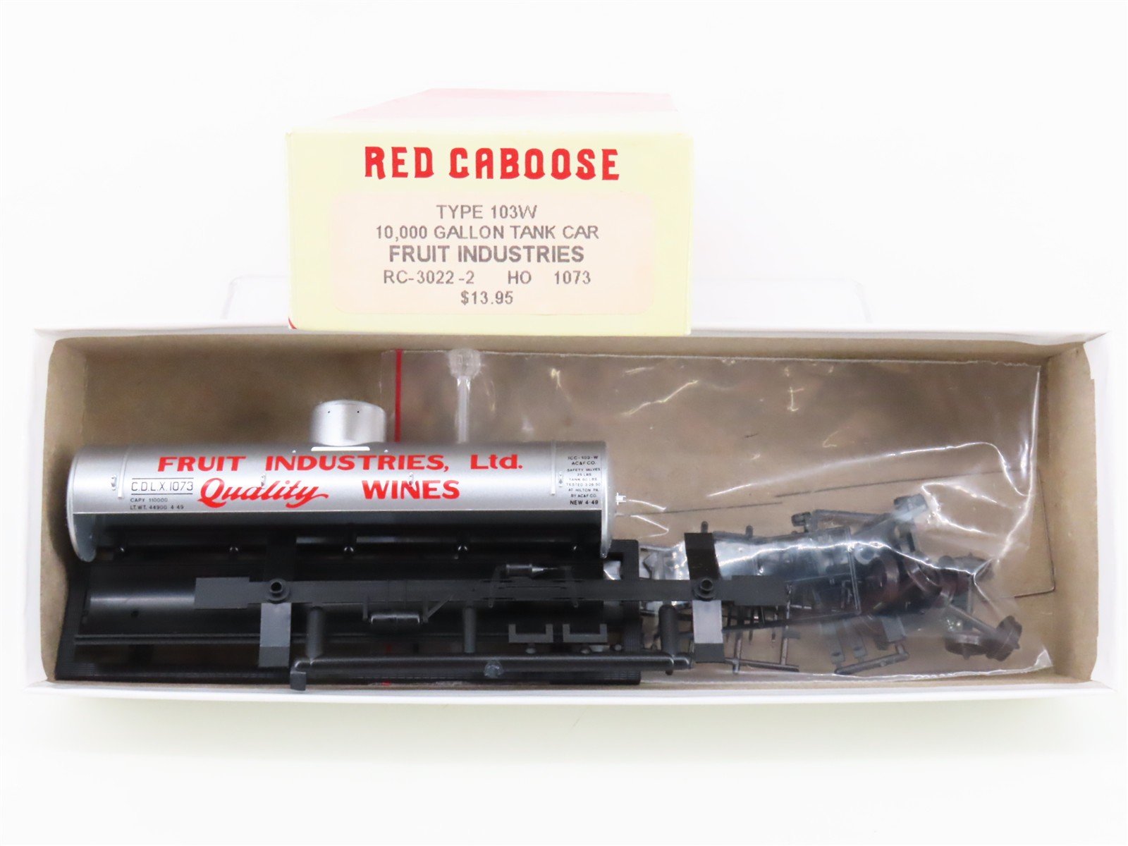 HO Scale Red Caboose Kit RC-3022-2 CDLX Fruit Industries Tank Car #1073