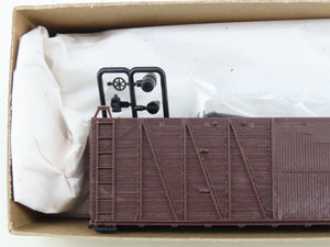 HO Scale Accurail Kit #4300 Undecorated 40' Outside Braced Box Car