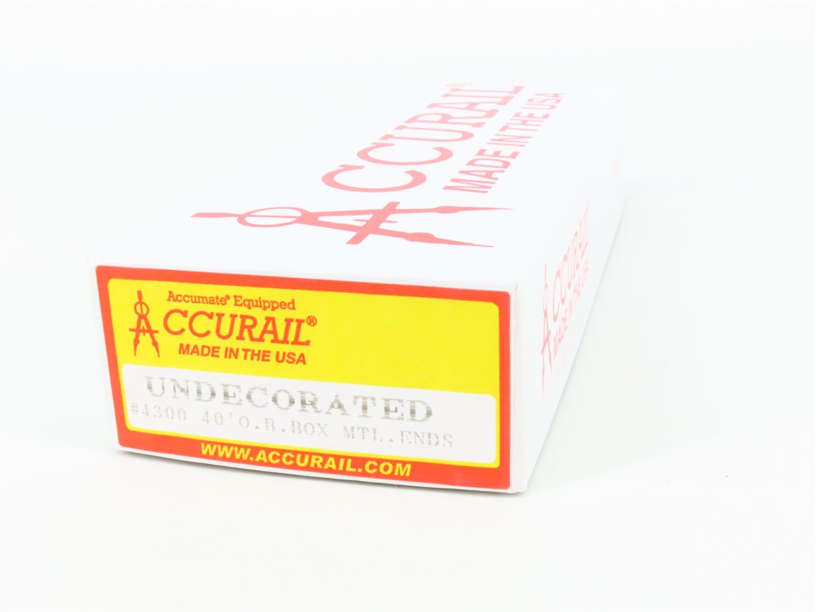 HO Scale Accurail Kit #4300 Undecorated 40' Outside Braced Box Car