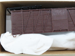 HO Scale Accurail Kit #4300 Undecorated 40' Outside Braced Box Car