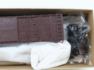 HO Scale Accurail Kit #4300 Undecorated 40' Outside Braced Box Car