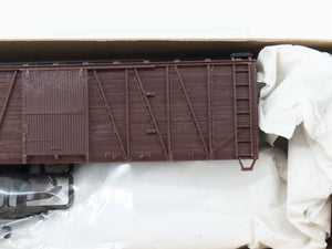 HO Scale Accurail Kit #4300 Undecorated 40' Outside Braced Box Car