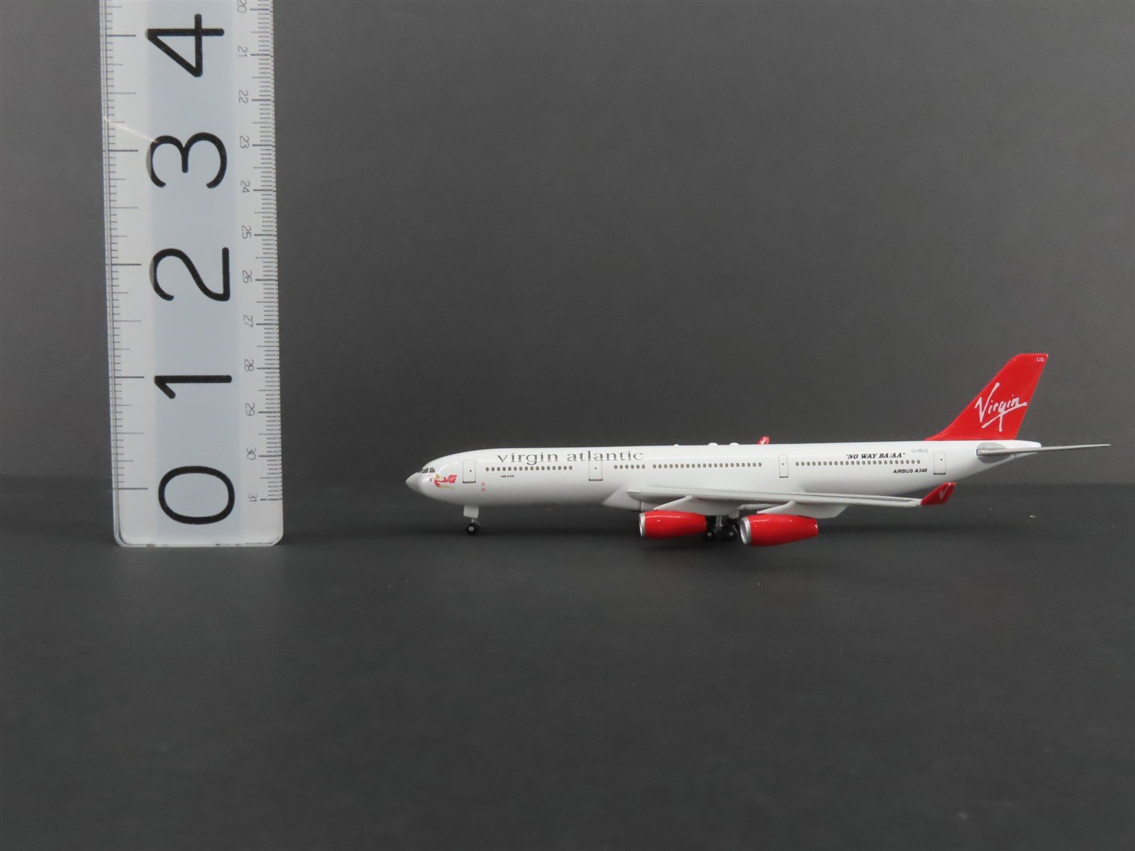 1:400 Sky Club 98-002 Die-Cast Virgin Atlantic Airbus A340-311 Aircraft G-VBUS